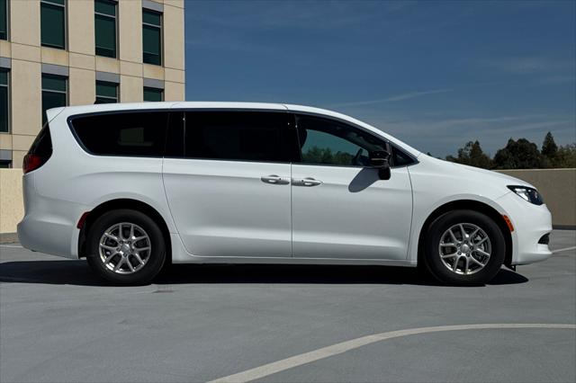 2026 Chrysler Voyager LX