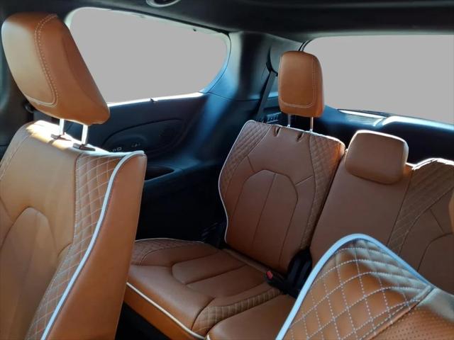 2026 Chrysler Pacifica Pinnacle AWD