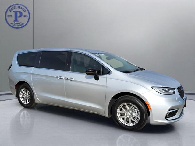 2026 Chrysler Pacifica Select for sale in Forest City, IA