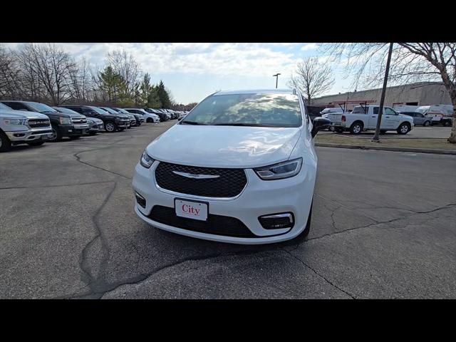 2026 Chrysler Pacifica PACIFICA SELECT AWD