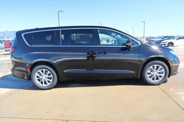 2026 Chrysler Pacifica Limited AWD