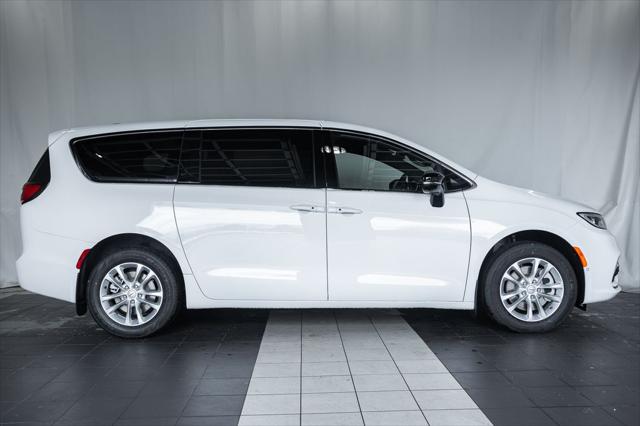 2026 Chrysler Pacifica PACIFICA SELECT AWD