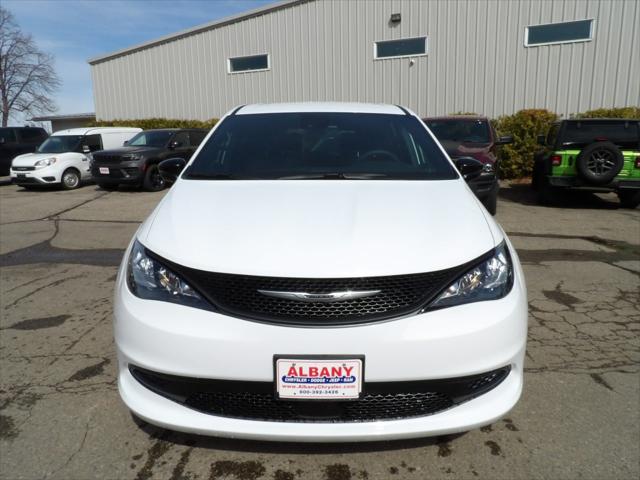 2026 Chrysler Voyager VOYAGER LX