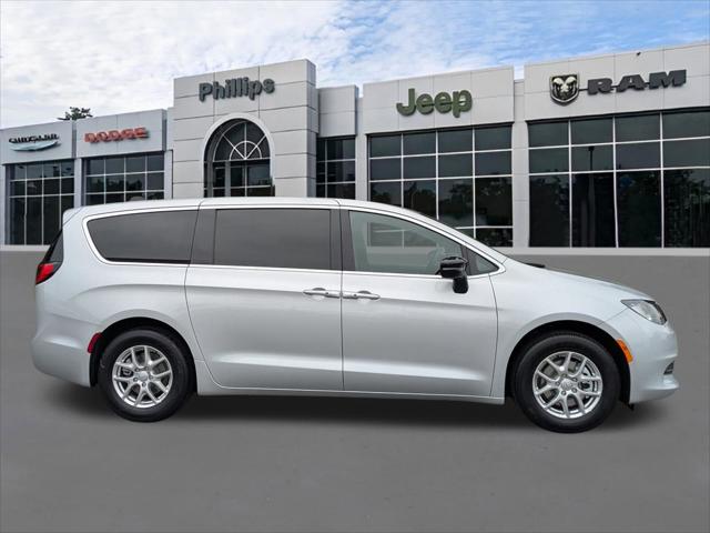 2026 Chrysler Voyager VOYAGER LX