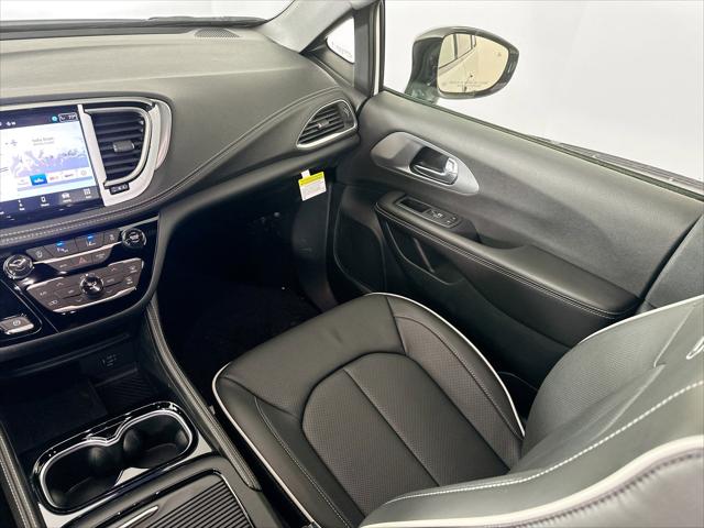 2026 Chrysler Pacifica Limited AWD