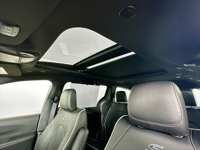 2026 Chrysler Pacifica Limited AWD