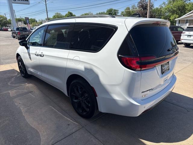 2026 Chrysler Pacifica Limited AWD
