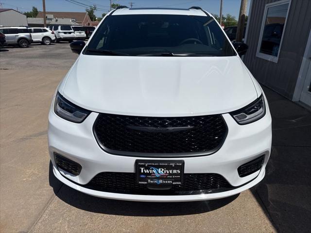 2026 Chrysler Pacifica Limited AWD