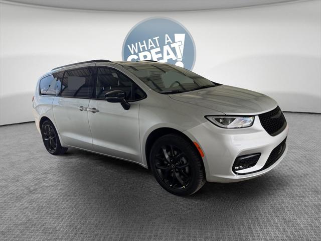 2026 Chrysler Pacifica PACIFICA SELECT AWD