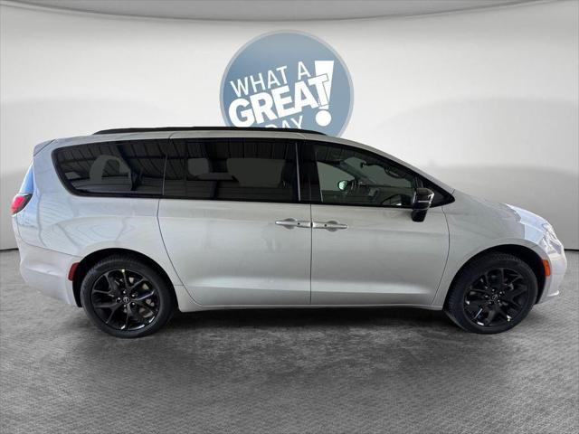 2026 Chrysler Pacifica PACIFICA SELECT AWD 2026 Chrysler Pacifica PACIFICA SELECT AWD