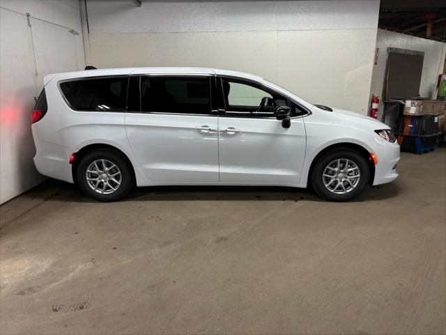 2026 Chrysler Voyager LX
