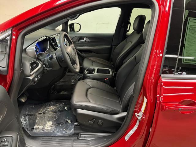 2026 Chrysler Voyager VOYAGER LX