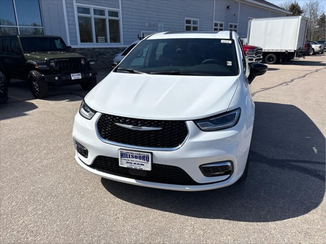 2026 Chrysler Pacifica PACIFICA SELECT AWD