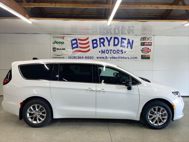 2026 Chrysler Pacifica PACIFICA SELECT AWD