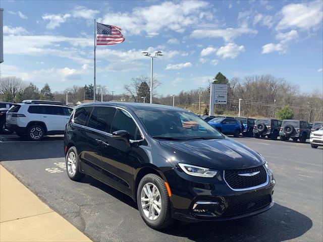 2026 Chrysler Pacifica PACIFICA SELECT AWD
