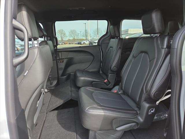 2026 Chrysler Voyager LX