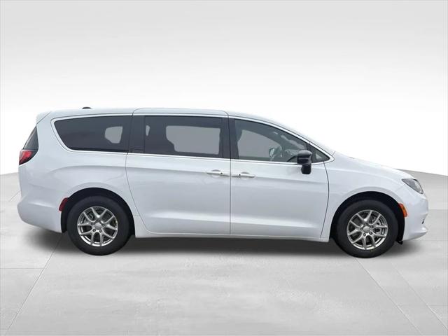 2026 Chrysler Voyager VOYAGER LX