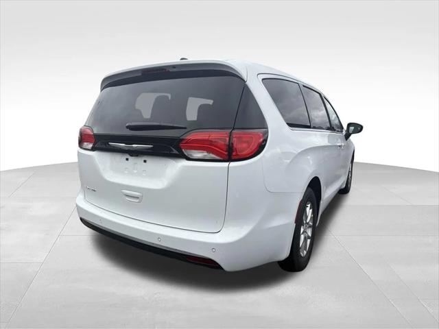 2026 Chrysler Voyager VOYAGER LX