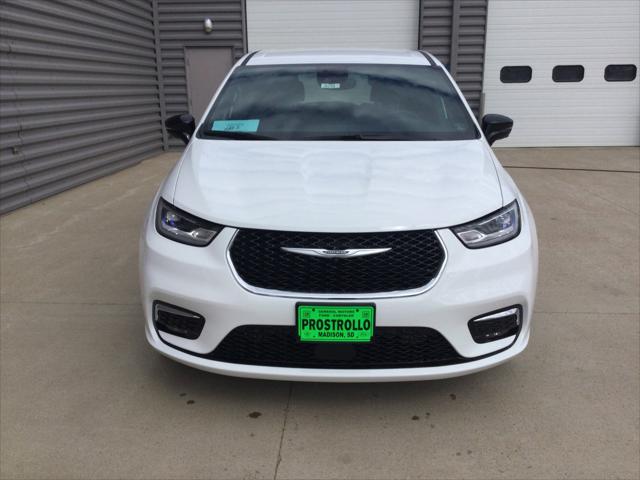 2026 Chrysler Pacifica PACIFICA SELECT AWD