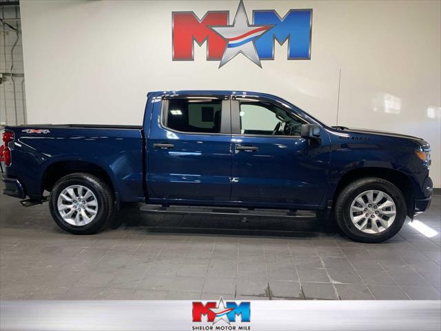2022 Chevrolet Silverado 1500 4WD Crew Cab Short Bed Custom