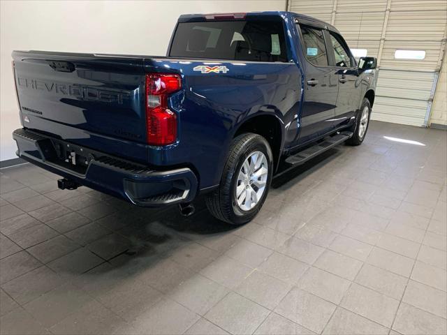2022 Chevrolet Silverado 1500 4WD Crew Cab Short Bed Custom