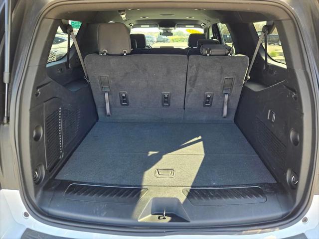 2023 Chevrolet Suburban 4WD LS