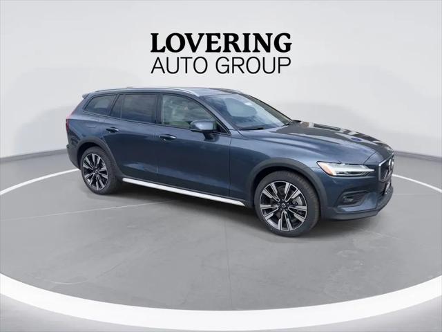 2026 Volvo V60 Cross Country Ultra, B5 AWD Gas (mild hybrid)