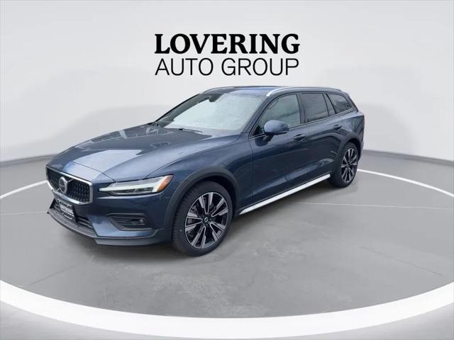 2026 Volvo V60 Cross Country Ultra, B5 AWD Gas (mild hybrid)