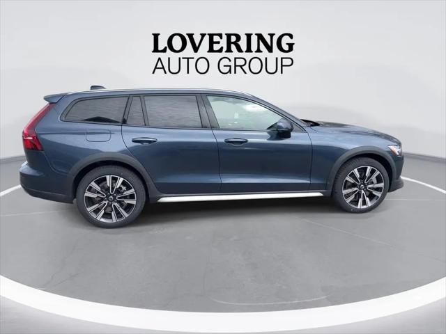2026 Volvo V60 Cross Country Ultra, B5 AWD Gas (mild hybrid)