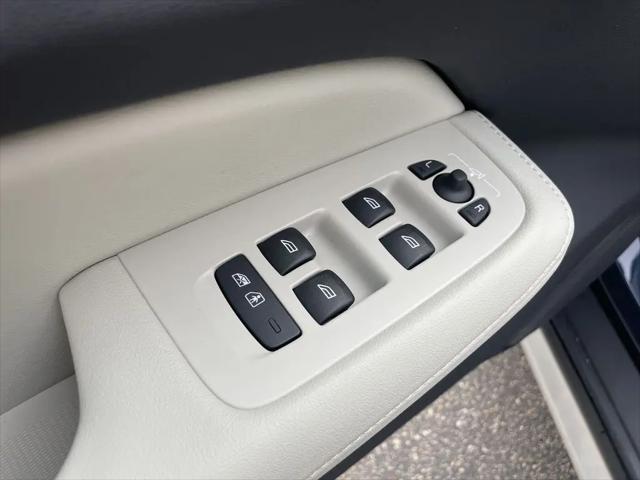 2026 Volvo V60 Cross Country Ultra, B5 AWD Gas (mild hybrid)