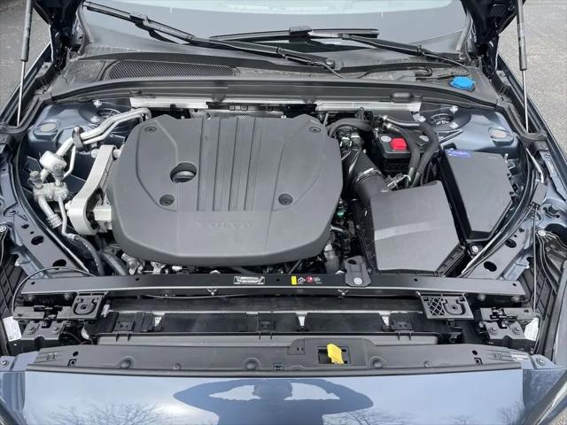 2026 Volvo V60 Cross Country Ultra, B5 AWD Gas (mild hybrid)