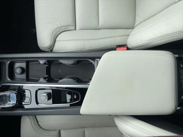 2026 Volvo V60 Cross Country Ultra, B5 AWD Gas (mild hybrid)