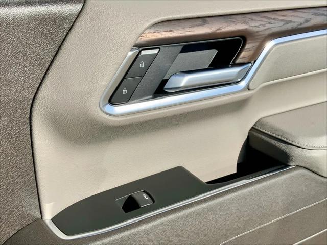 2026 GMC Sierra 1500 Crew Cab, Standard Bed, SLT, 4WD