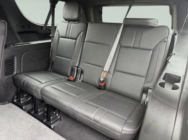 2022 Chevrolet Suburban 4WD RST