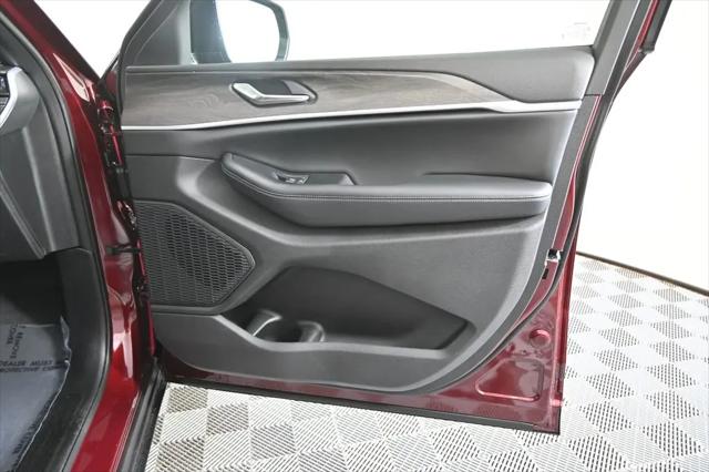 2026 Jeep Grand Cherokee L Altitude 4x4
