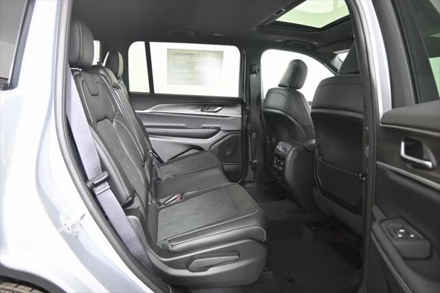 2026 Jeep Grand Cherokee L Altitude 4x4