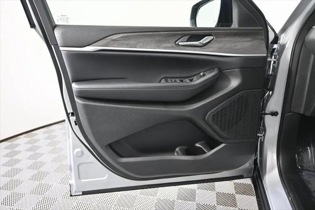 2026 Jeep Grand Cherokee L Altitude 4x4