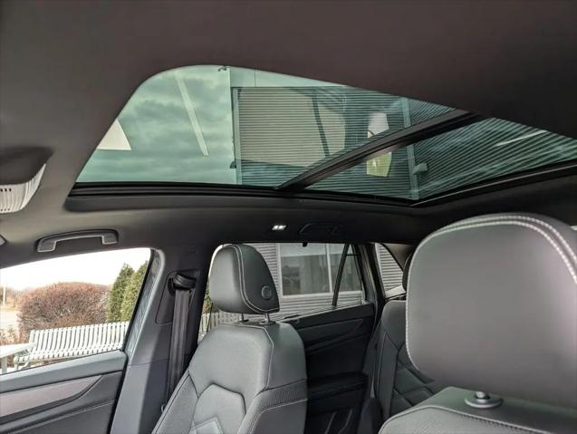 2026 Volkswagen Atlas Cross Sport SE with Technology