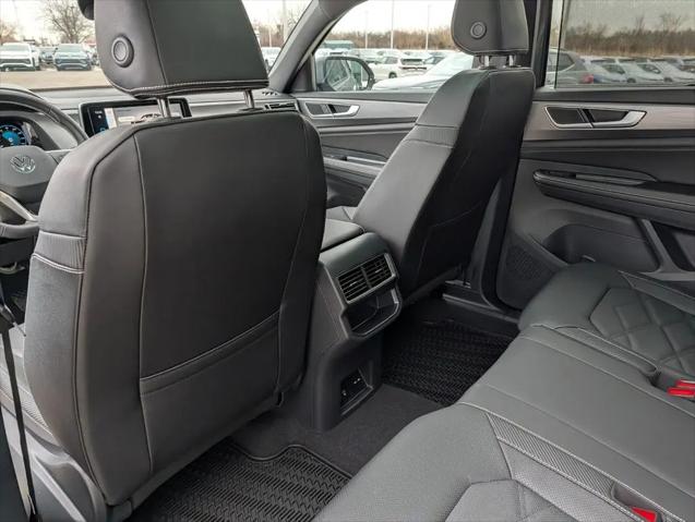 2026 Volkswagen Atlas Cross Sport SE with Technology