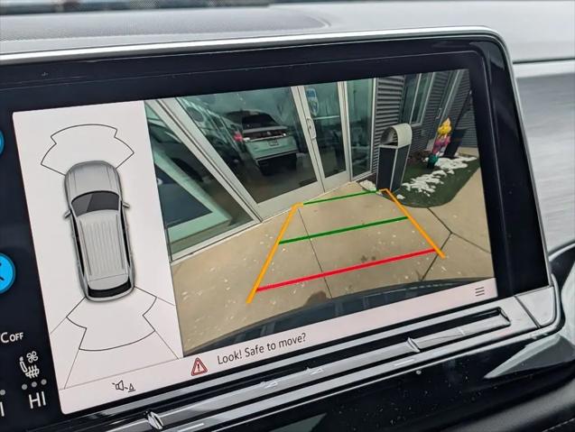 2026 Volkswagen Atlas Cross Sport SE with Technology