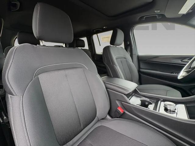 2026 Jeep Grand Cherokee Altitude 4x2