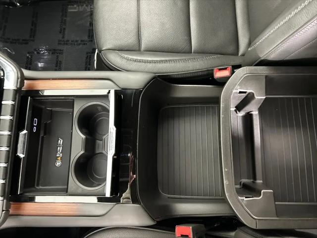 2025 GMC Yukon 4WD Denali