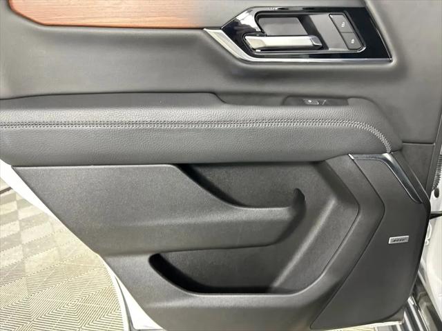 2025 GMC Yukon 4WD Denali