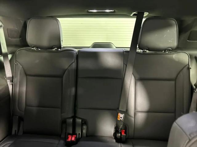 2025 GMC Yukon 4WD Denali