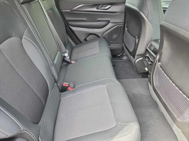 2026 Jeep Grand Cherokee Altitude 4x2