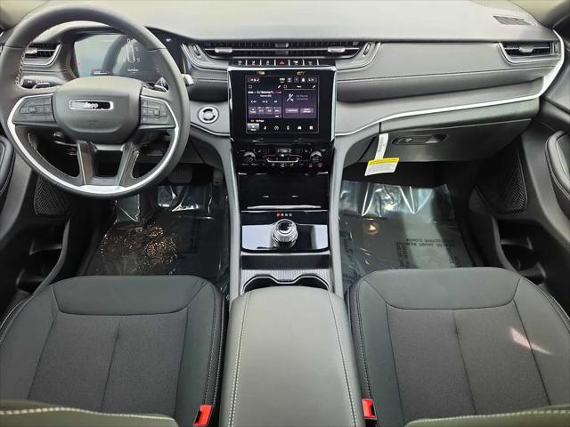 2026 Jeep Grand Cherokee Altitude 4x2
