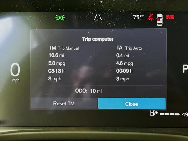 2026 Volvo XC40 Plus, B4 FWD Gas (mild hybrid), Dark