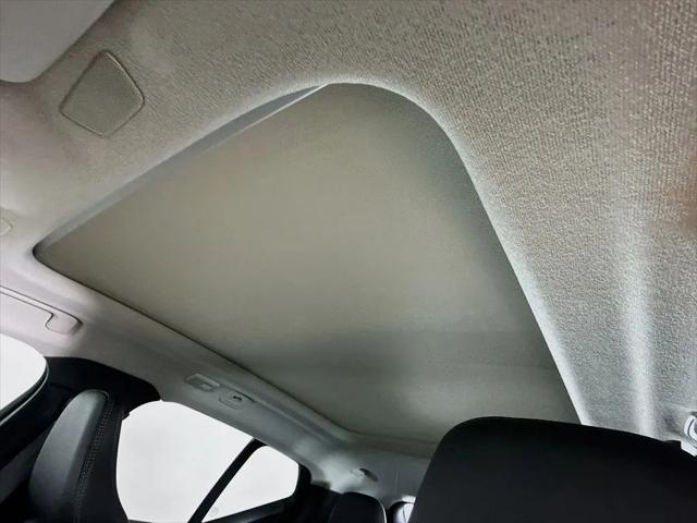 2026 Volvo XC40 Plus, B4 FWD Gas (mild hybrid), Dark