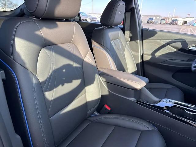 2026 Buick NV Sport Touring FWD