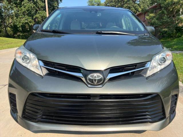 2019 Toyota Sienna LE 8 Passenger